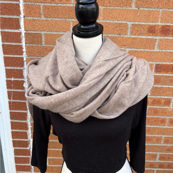 Lane Bryant 100% Cashmere Large Wrap Soft Brown Shawl Scarf Over piece NWT - Picture 2 of 6